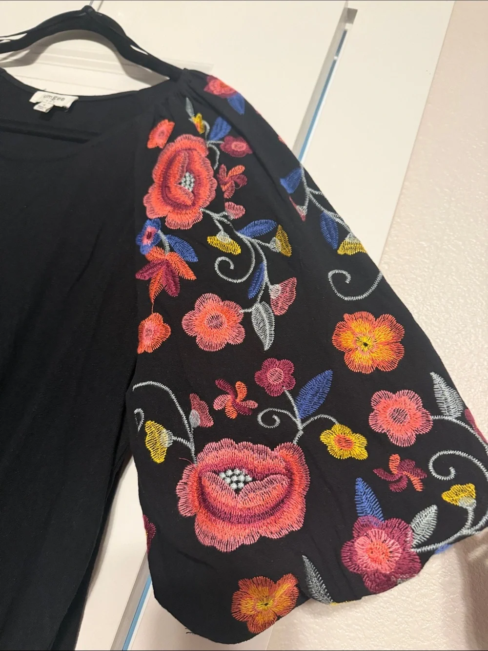 Umgee Black Embroidered Sleeve Top - Picture 6 of 8